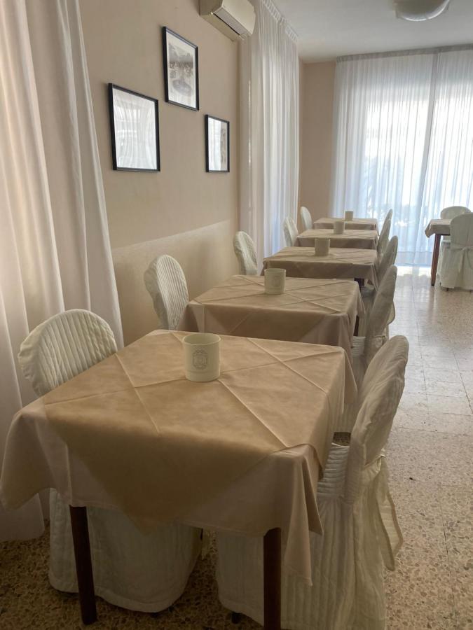 B&B Hotel Lucciola Cattolica Kültér fotó