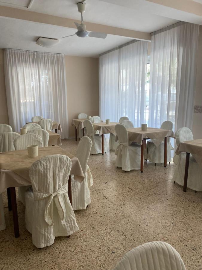 B&B Hotel Lucciola Cattolica Kültér fotó